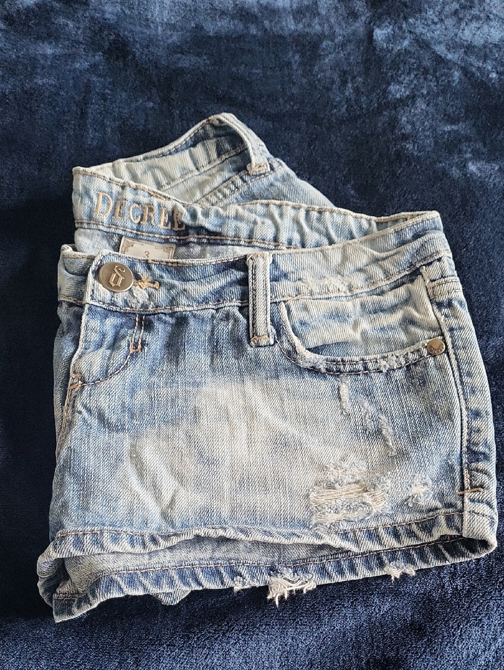Decree Low Rise Light Blue Distressed Denim Jean Shorts 3